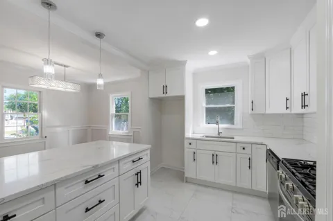 33 Larchmont Road