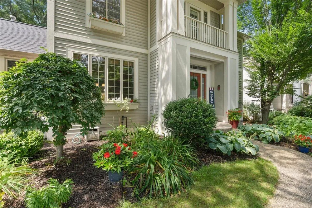 2931 Brookwind Drive Holland, MI 49424