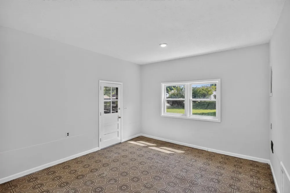 2057 Lake Rd Greenbrier, TN 37073