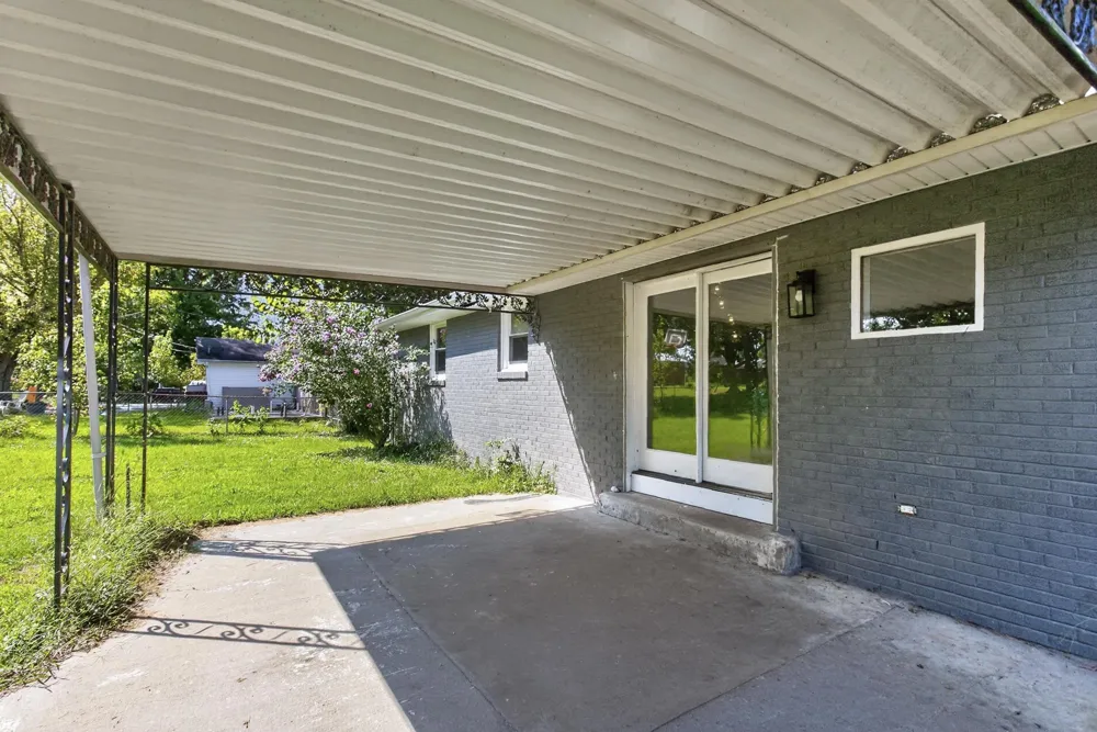 2057 Lake Rd Greenbrier, TN 37073
