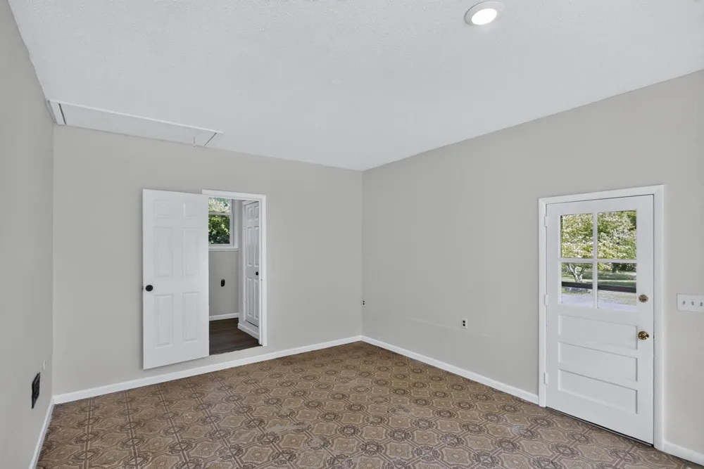 2057 Lake Rd Greenbrier, TN 37073