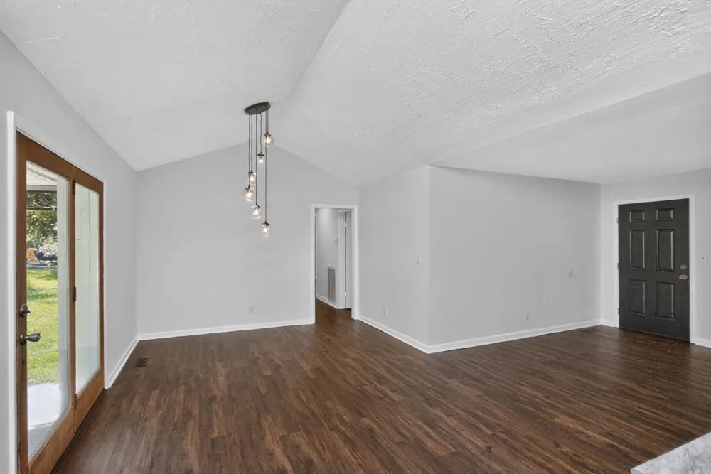 2057 Lake Rd Greenbrier, TN 37073