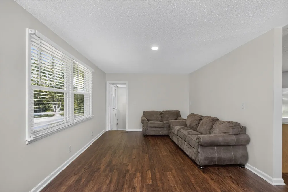 2057 Lake Rd Greenbrier, TN 37073