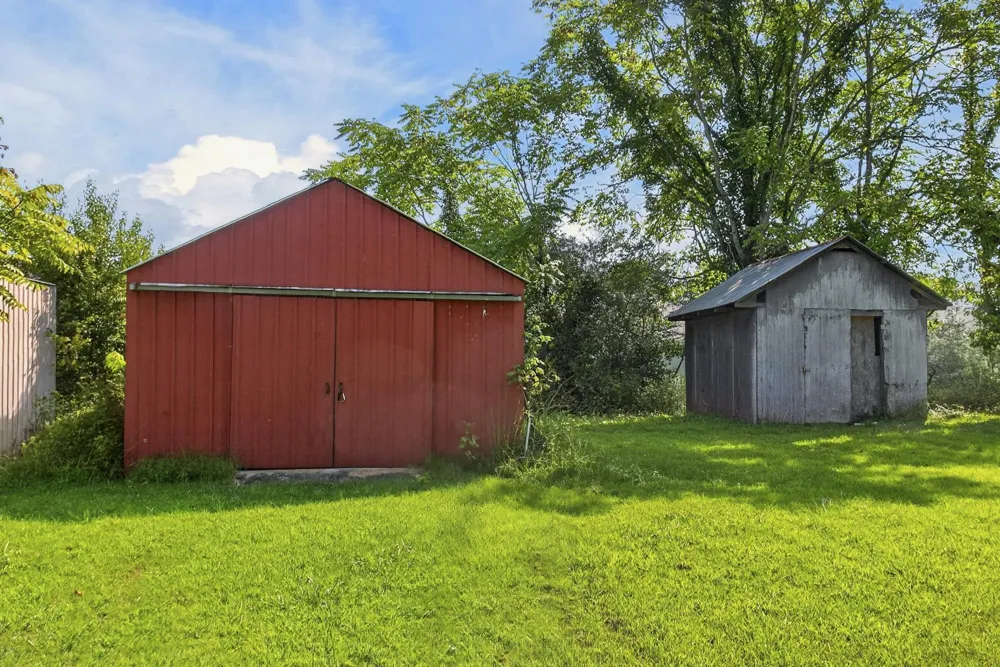 2057 Lake Rd Greenbrier, TN 37073