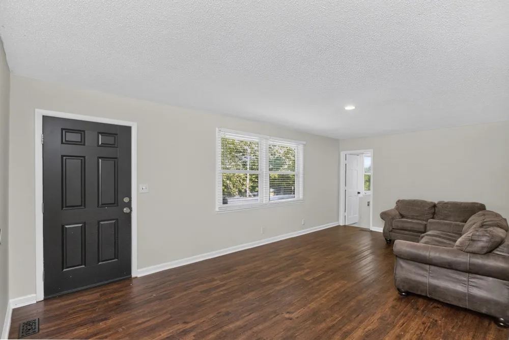 2057 Lake Rd Greenbrier, TN 37073