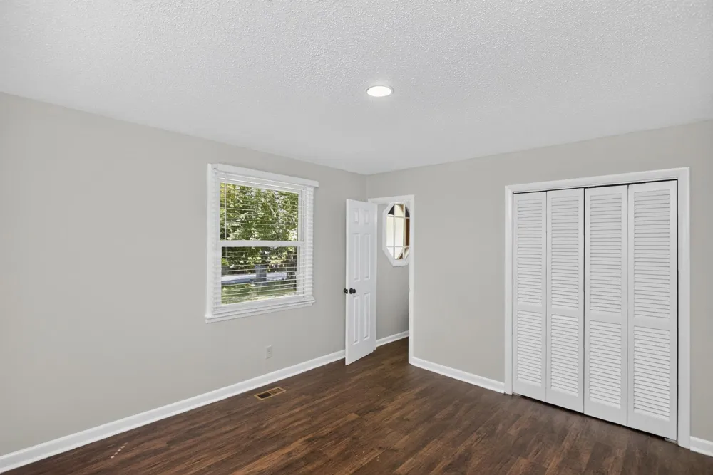 2057 Lake Rd Greenbrier, TN 37073