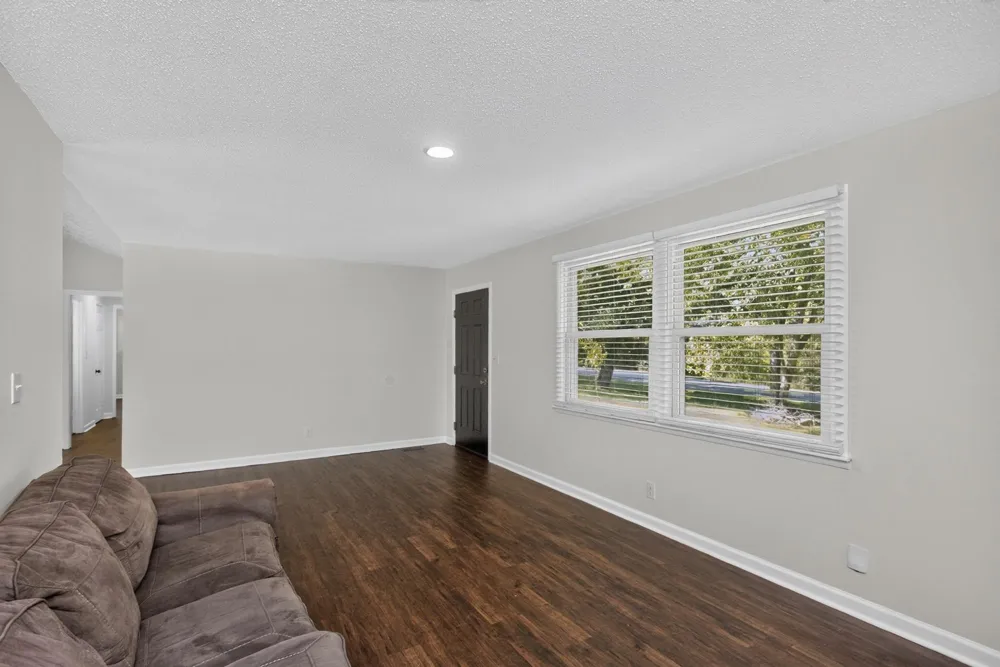 2057 Lake Rd Greenbrier, TN 37073