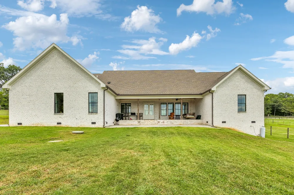 5247 Flat Creek Rd Spring Hill, TN 37174