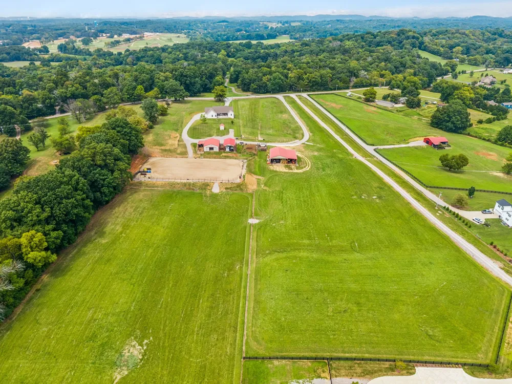5247 Flat Creek Rd Spring Hill, TN 37174