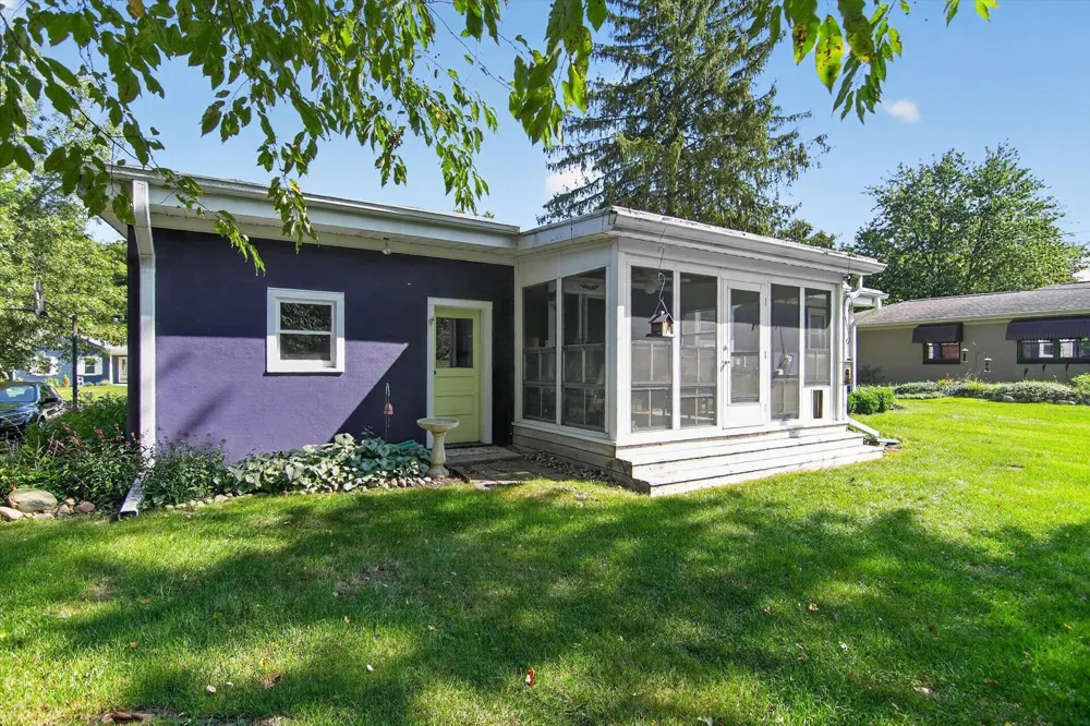 505 North Drive W Marshall City, MI 49068