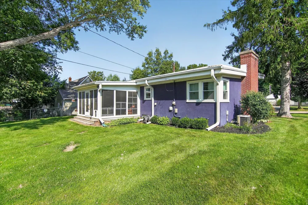 505 North Drive W Marshall City, MI 49068