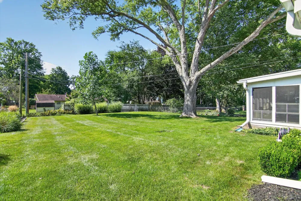505 North Drive W Marshall City, MI 49068