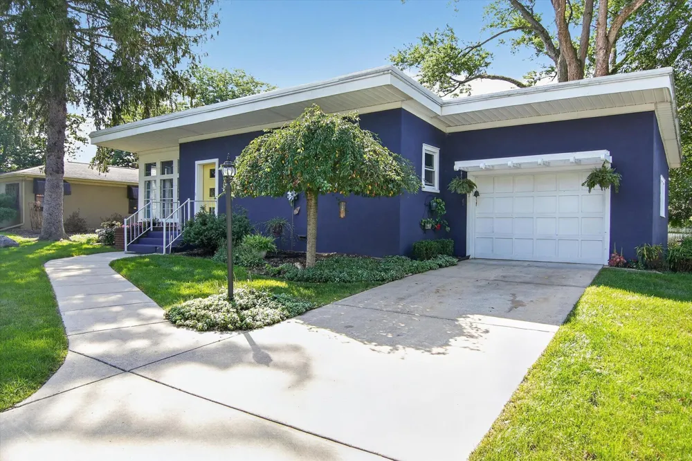 505 North Drive W Marshall City, MI 49068