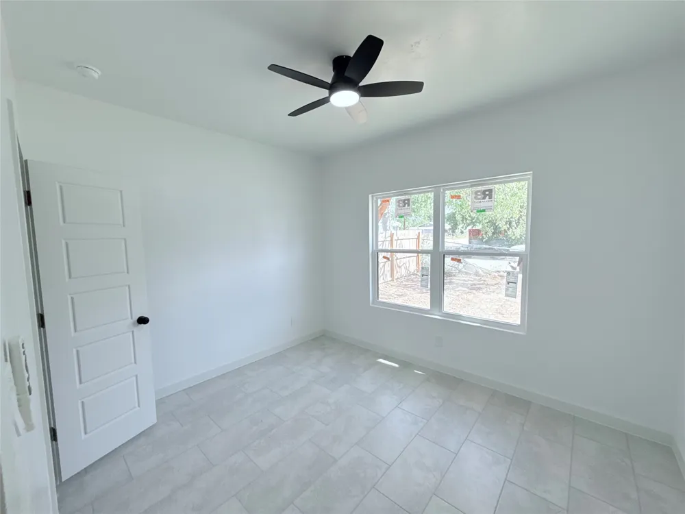 509 Judson Drive Devine, TX 78016