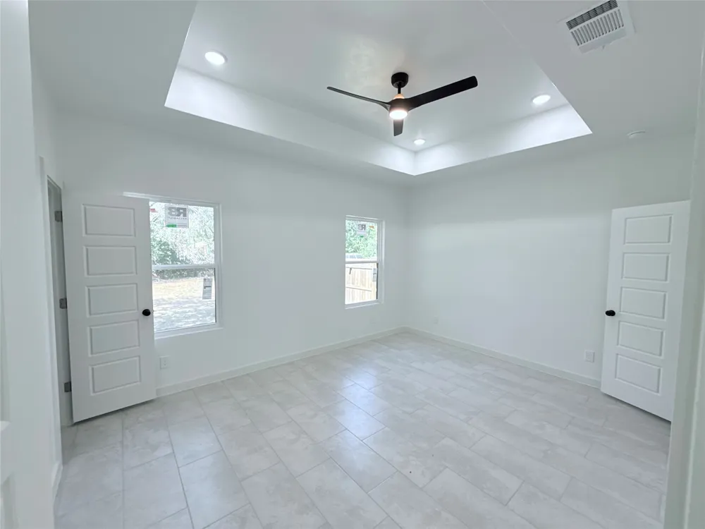509 Judson Drive Devine, TX 78016