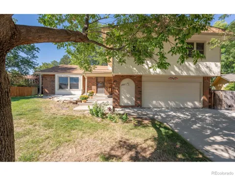 2927 Lakeshore Drive