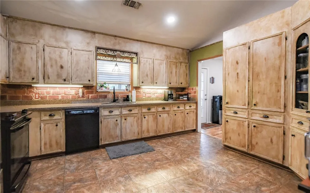 3082 County Road 235 Caldwell, TX 77836