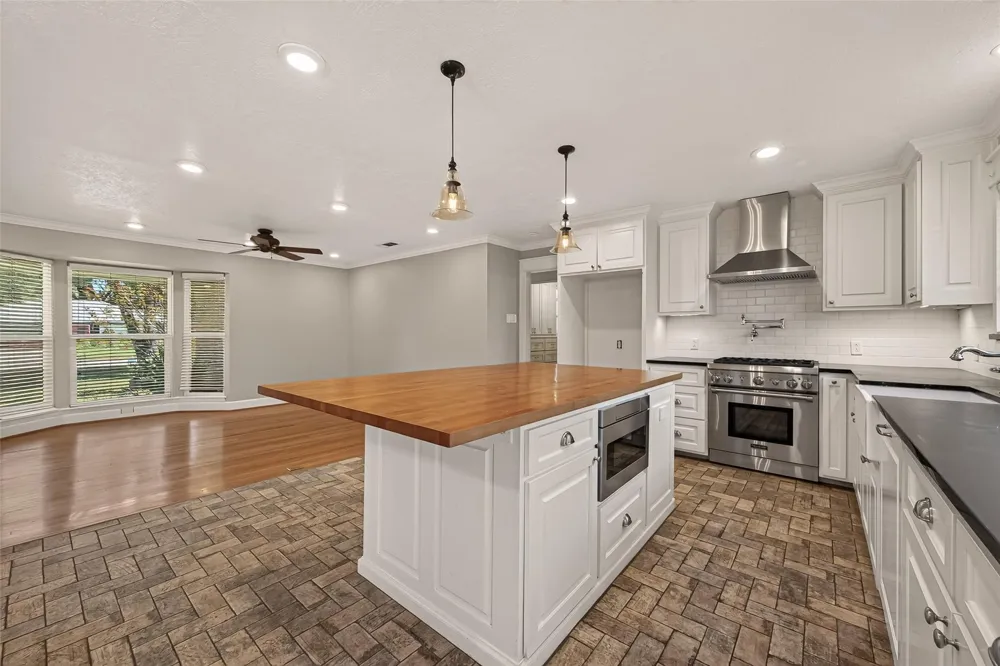 5107 Poinciana Drive Houston, TX 77092