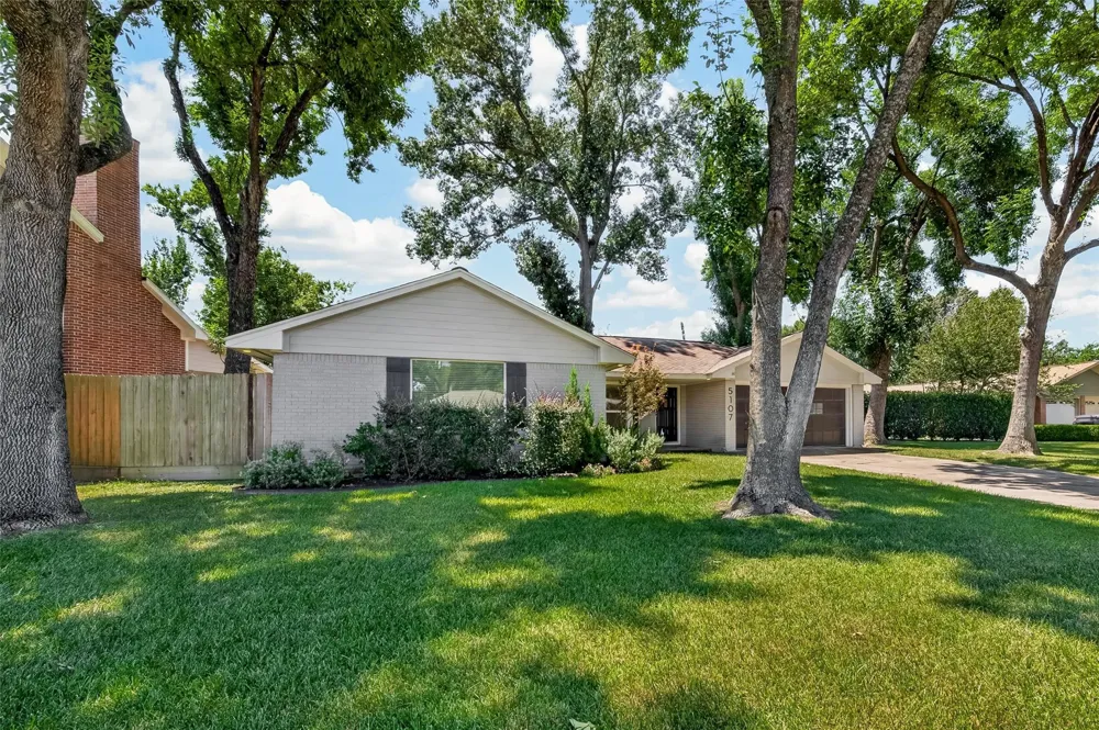 5107 Poinciana Drive Houston, TX 77092