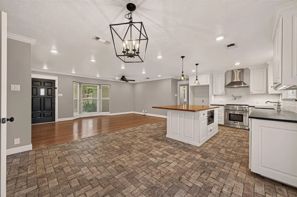5107 Poinciana Drive Houston, TX 77092
