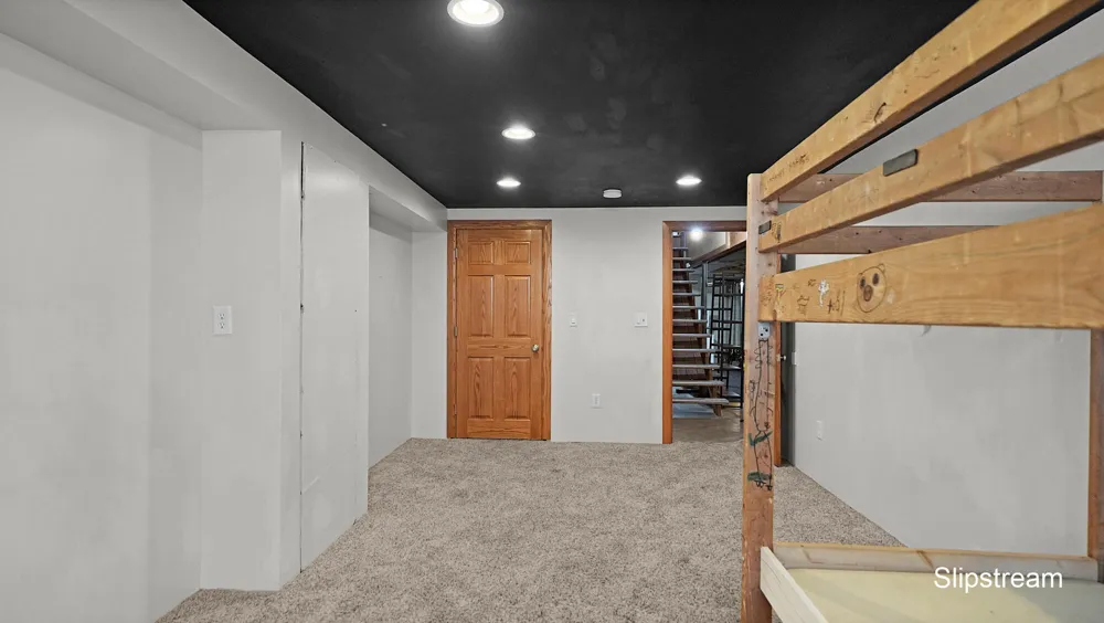 7576 12th Avenue Jenison, MI 49428