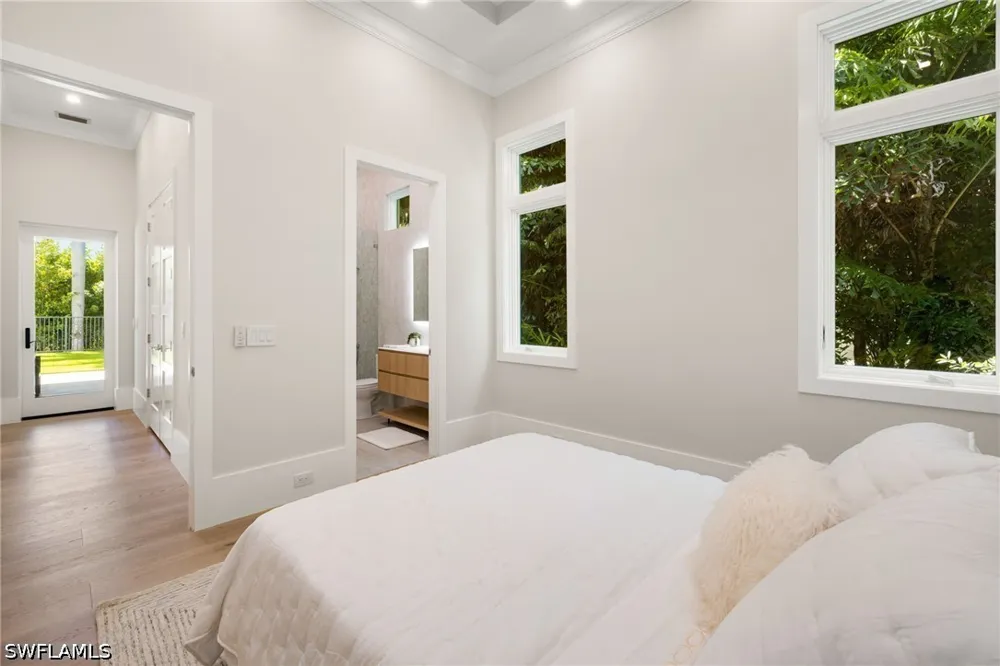 Crayton Road Naples, FL 34103