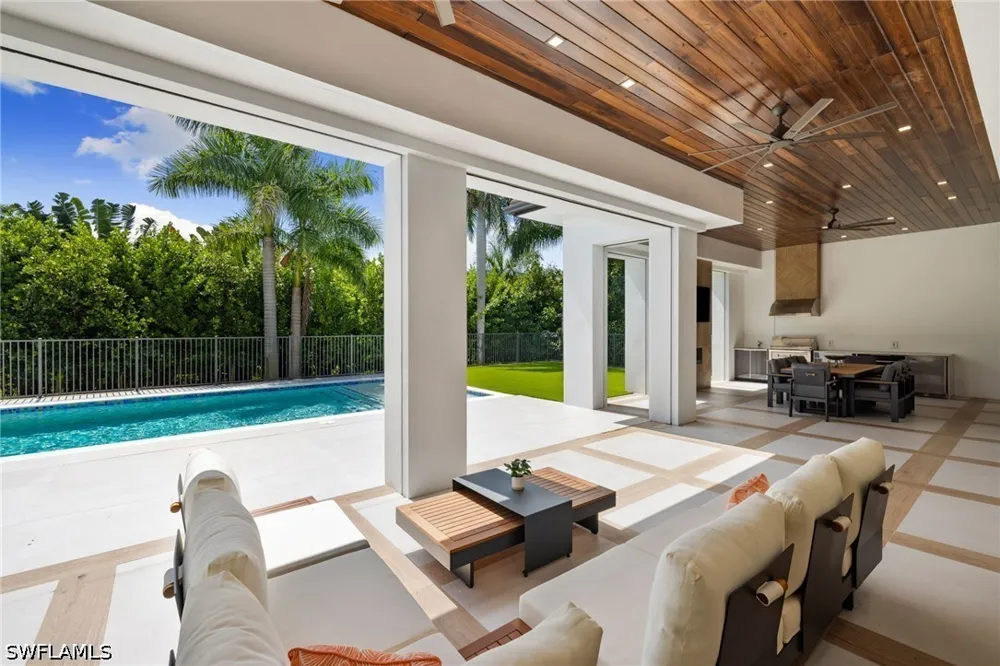 Crayton Road Naples, FL 34103