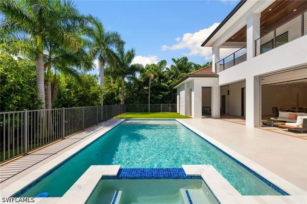Crayton Road Naples, FL 34103