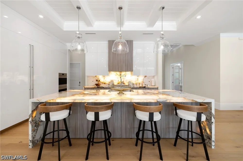 Crayton Road Naples, FL 34103