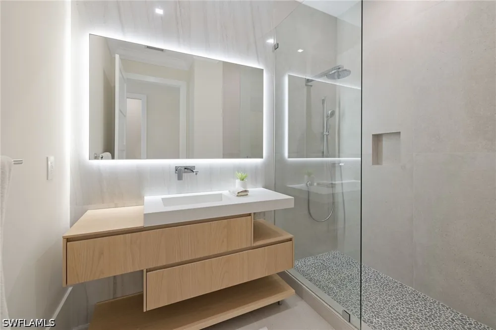 Crayton Road Naples, FL 34103