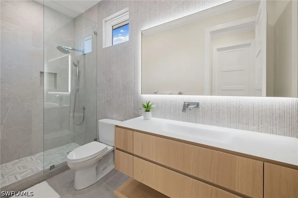 Crayton Road Naples, FL 34103