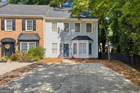 599 Saint James WALK SE
