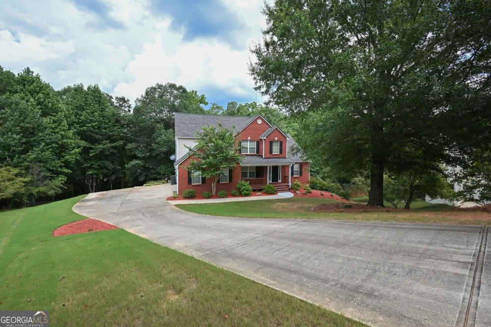 529 Plantation Creek DR Loganville, GA 30052