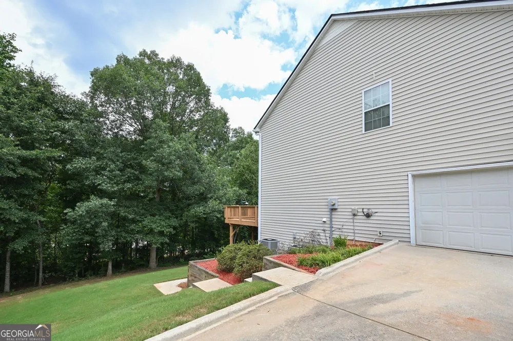 529 Plantation Creek DR Loganville, GA 30052