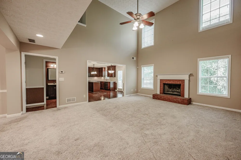 529 Plantation Creek DR Loganville, GA 30052