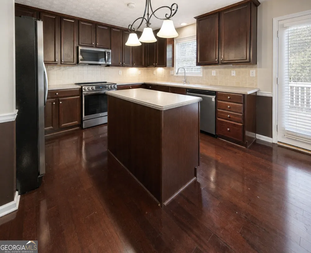 529 Plantation Creek DR Loganville, GA 30052