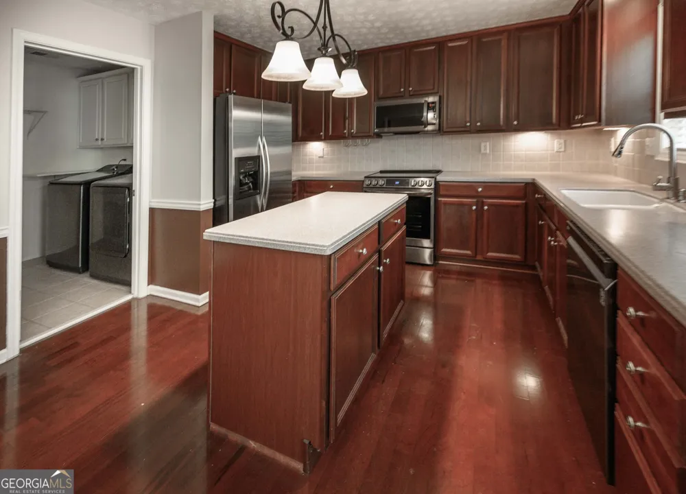 529 Plantation Creek DR Loganville, GA 30052