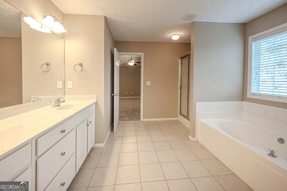 529 Plantation Creek DR Loganville, GA 30052