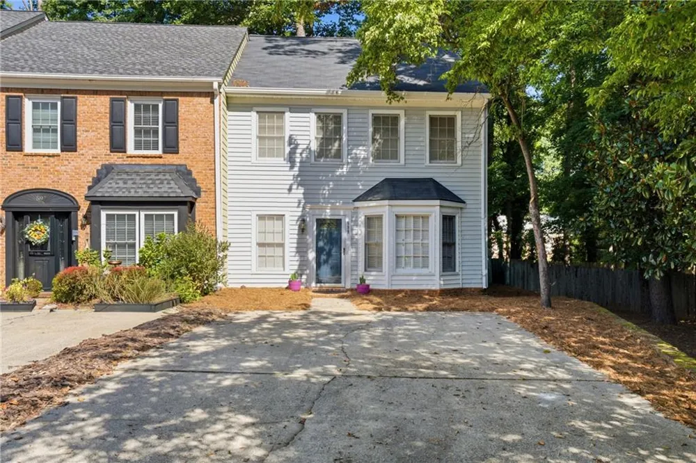 599 Saint James Walk SE Marietta, GA 30067