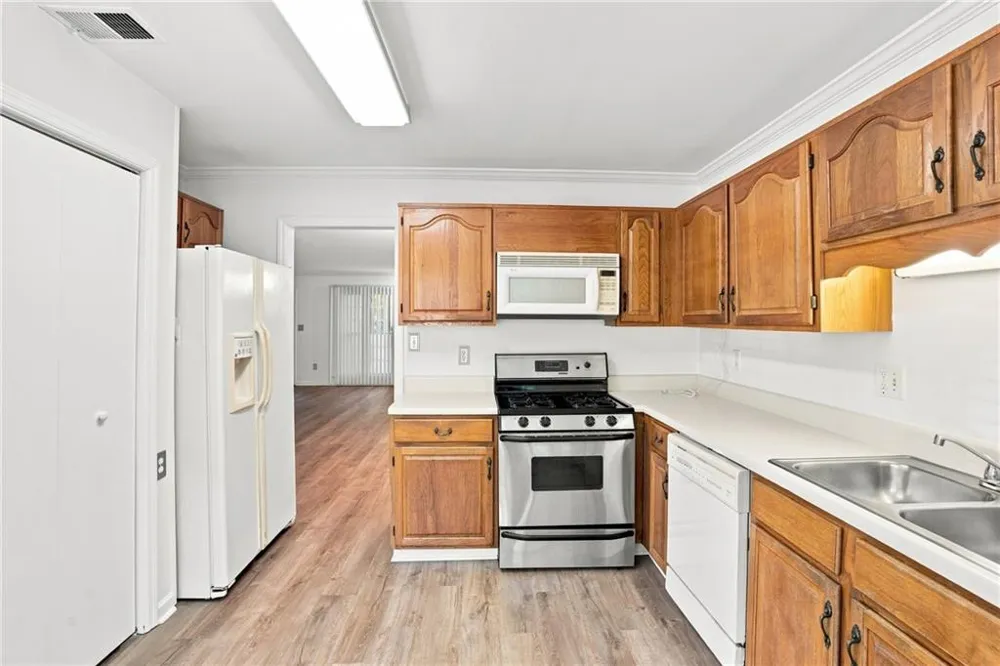 599 Saint James Walk SE Marietta, GA 30067