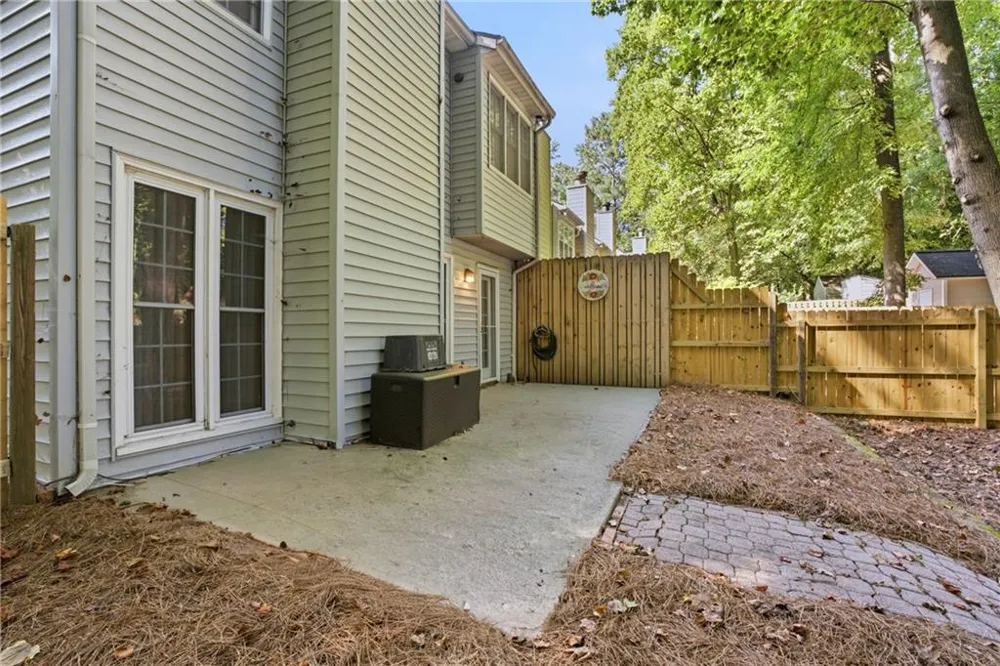 599 Saint James Walk SE Marietta, GA 30067