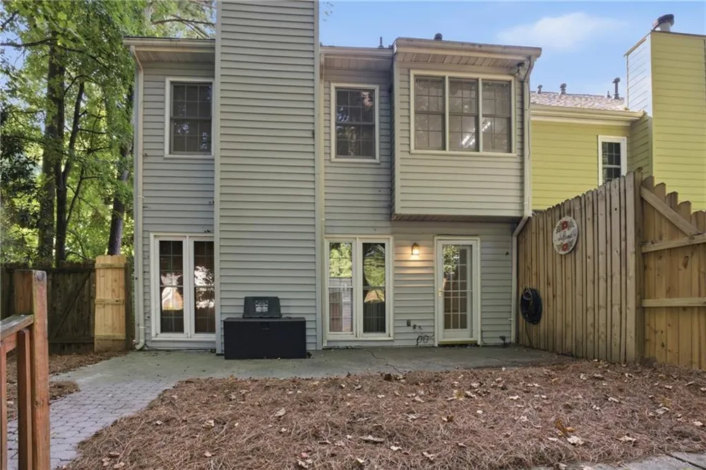 599 Saint James Walk SE Marietta, GA 30067