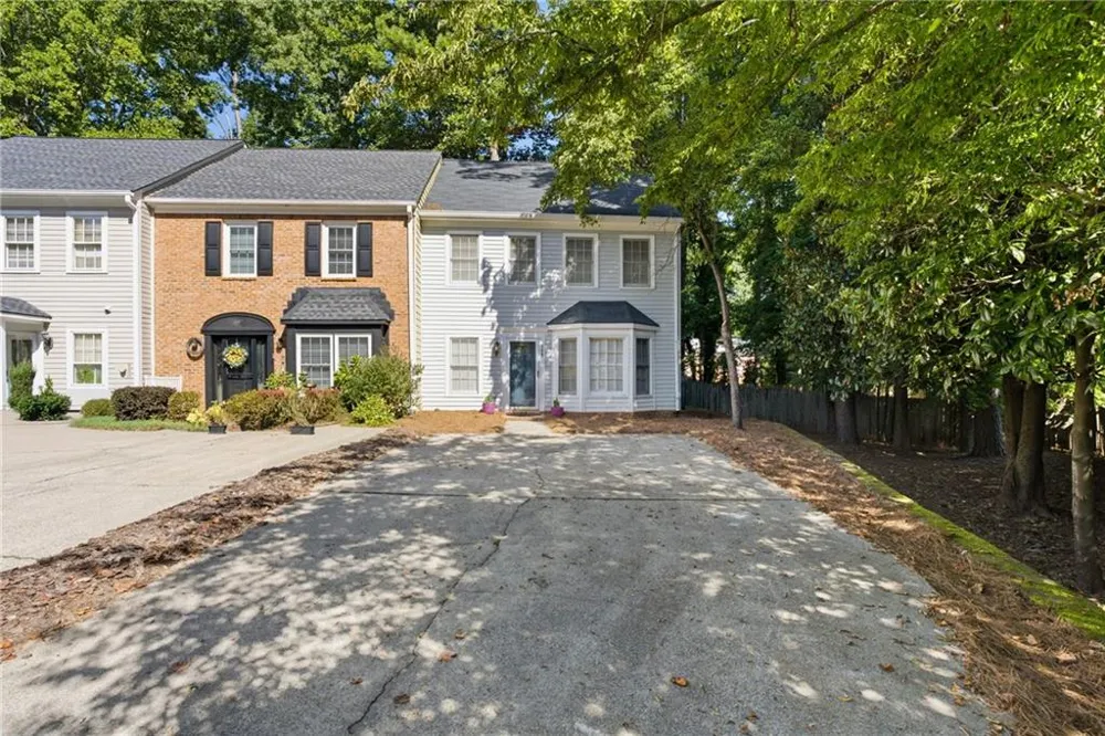 599 Saint James Walk SE Marietta, GA 30067