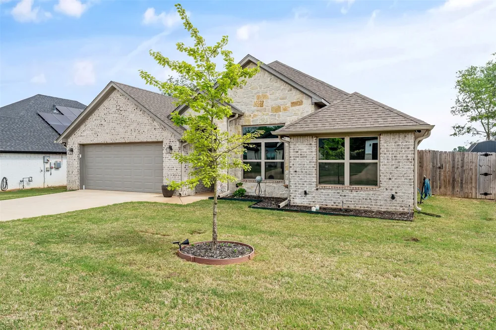112 Amanda Avenue Bullard, TX 75757