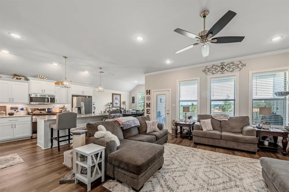 112 Amanda Avenue Bullard, TX 75757