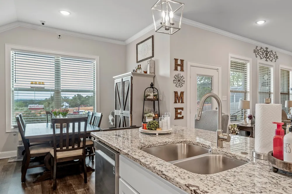 112 Amanda Avenue Bullard, TX 75757