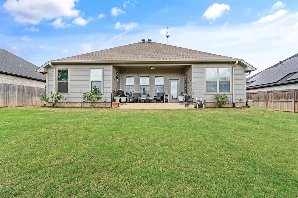 112 Amanda Avenue Bullard, TX 75757