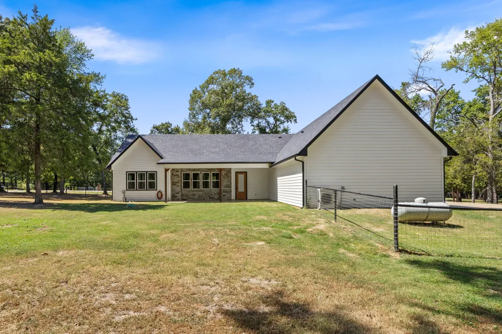 222 Rs County Road 4269 Emory, TX 75440