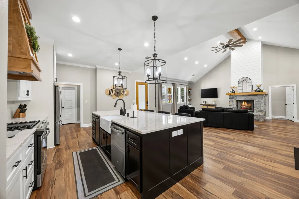 222 Rs County Road 4269 Emory, TX 75440