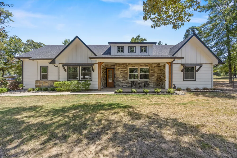 222 Rs County Road 4269 Emory, TX 75440